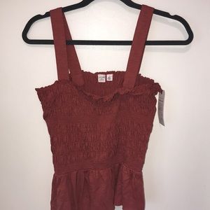 NWT Melrose and Market Tank